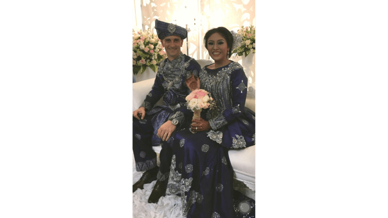 Hetty Sarlene dah nikah! Sah jadi isteri kepada jejaka Britain, Daniel Oakes Hetty Sarlene dah nikah! Sah jadi isteri kepada jejaka Britain, Daniel Oakes