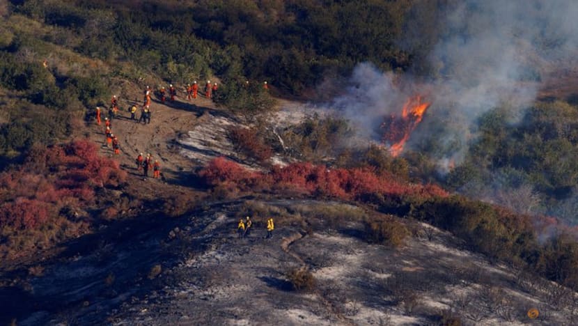 Wildfires threaten New Mexico resorts, burn California mansions Wildfires threaten New Mexico resorts, burn California mansions