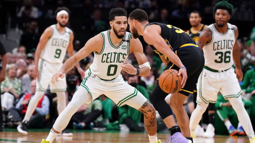 NBA-Curry leads Warriors past Celtics to level Finals series NBA-Curry leads Warriors past Celtics to level Finals series