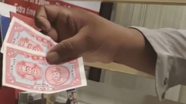 外籍男子拿500万冥钞付款 马国旅馆接待员惊呼：大吉利是！