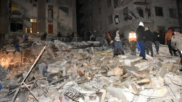 Major quake kills more than 100 across Turkey, Syria