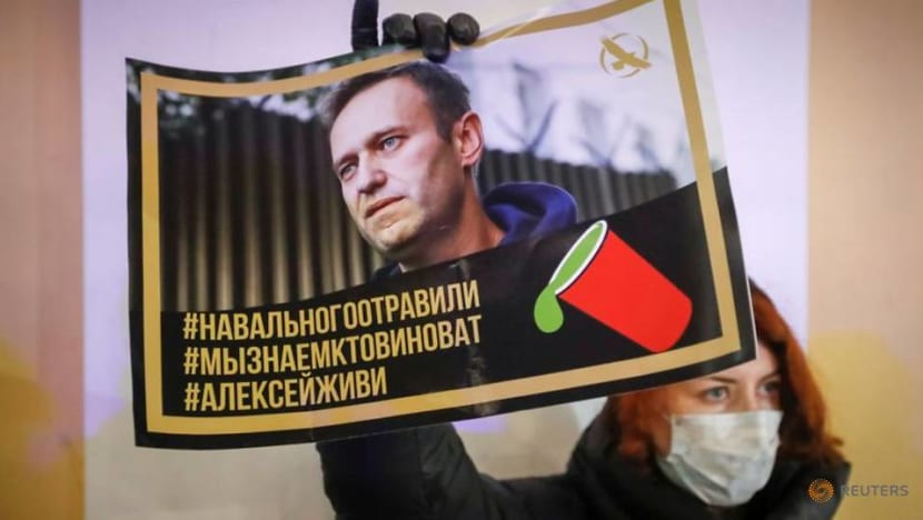 Berlin hands transcripts to Moscow for probe into Navalny poisoning Berlin hands transcripts to Moscow for probe into Navalny poisoning
