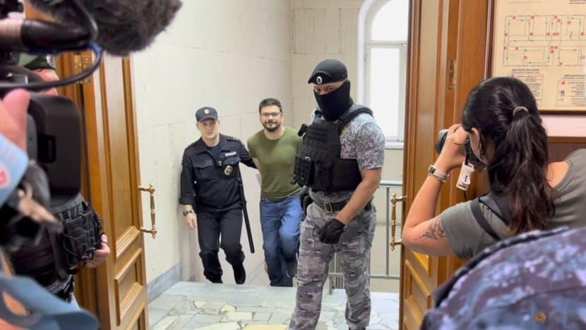 Russian opposition politician kept in prison under 'fake information' investigation Russian opposition politician kept in prison under 'fake information' investigation