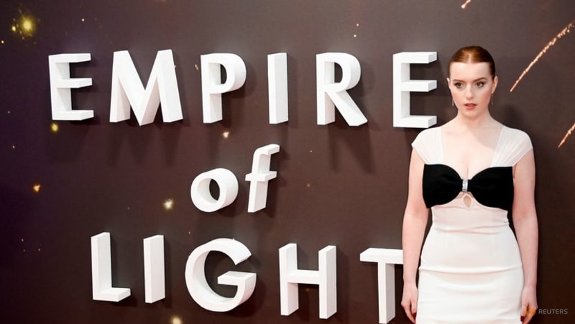 Sam Mendes' 'Empire of Light' a love letter to movies and his mother Sam Mendes' 'Empire of Light' a love letter to movies and his mother