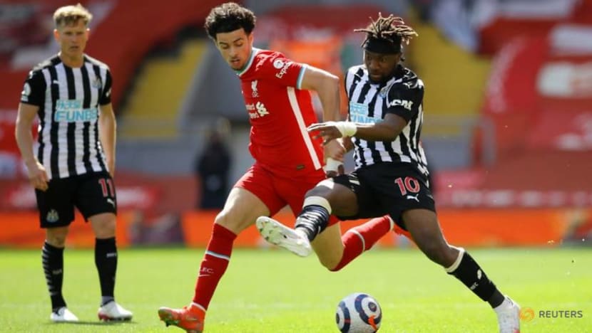 Soccer-Bruce slams handball rules after Newcastle denied at Liverpool Soccer-Bruce slams handball rules after Newcastle denied at Liverpool