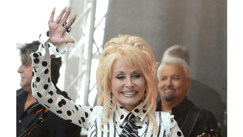 Dolly Parton wants to 'help' people
