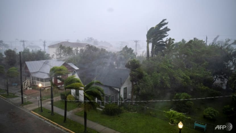 Hurricane Ian pummels Florida's Gulf Coast with catastrophic fury