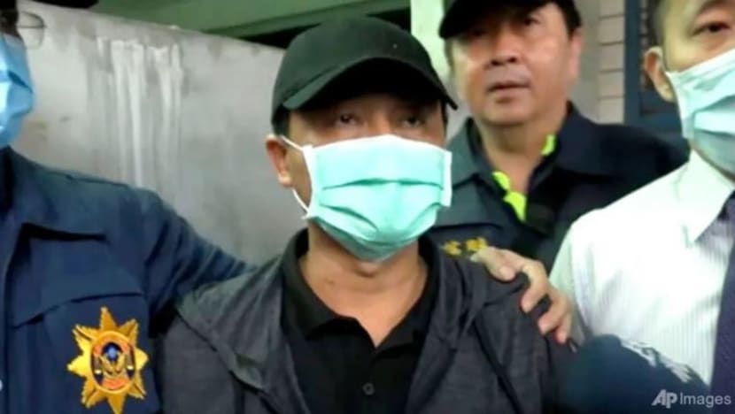 Nahas kereta api Taiwan: Pekerja penyenggaraan landasan berlinang airmata mohon maaf Nahas kereta api Taiwan: Pekerja penyenggaraan landasan berlinang airmata mohon maaf