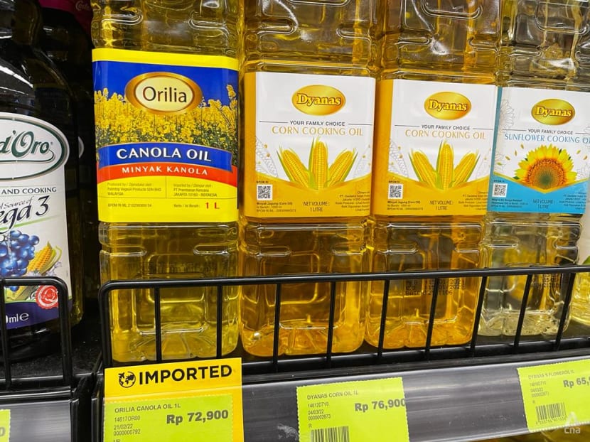 Expect 'further pressure' on cooking oil prices in Singapore as Indonesia bans palm oil exports: MTI Expect 'further pressure' on cooking oil prices in Singapore as Indonesia bans palm oil exports: MTI