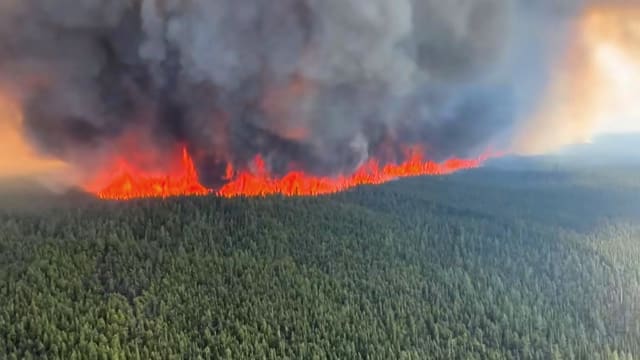 加拿大林火持续狂烧 或持续整个夏天
