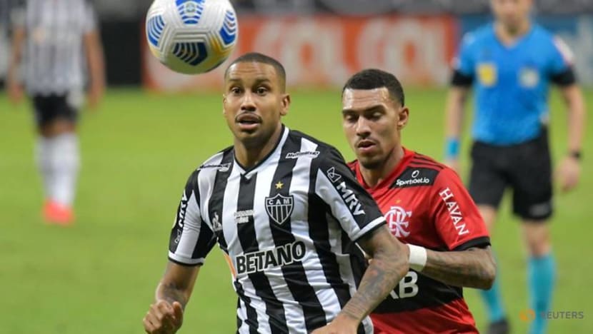 Soccer-Savarino scores twice as Atletico Mineiro defeat champions 2-1 Soccer-Savarino scores twice as Atletico Mineiro defeat champions 2-1