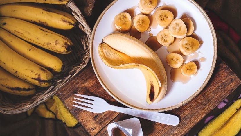 8 tips kecantikan dan kesihatan gunakan kulit pisang