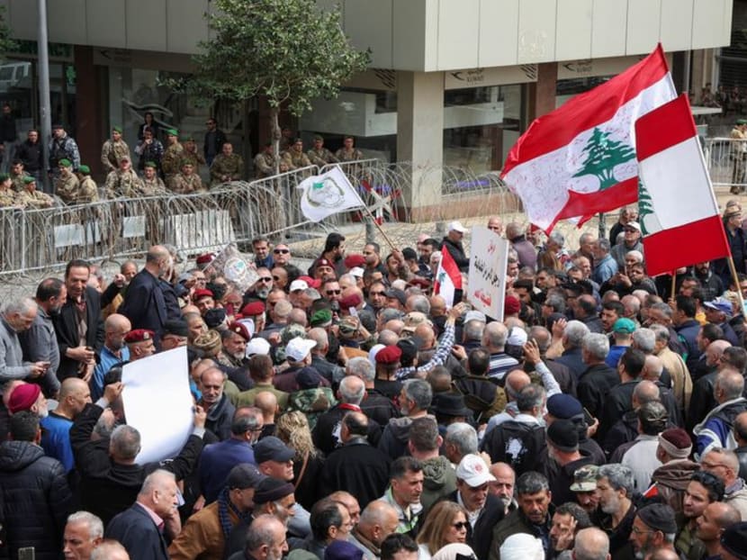 Lebanese Security Forces Fire Tear Gas At Crowds Protesting Pound Devaluation Today 2078