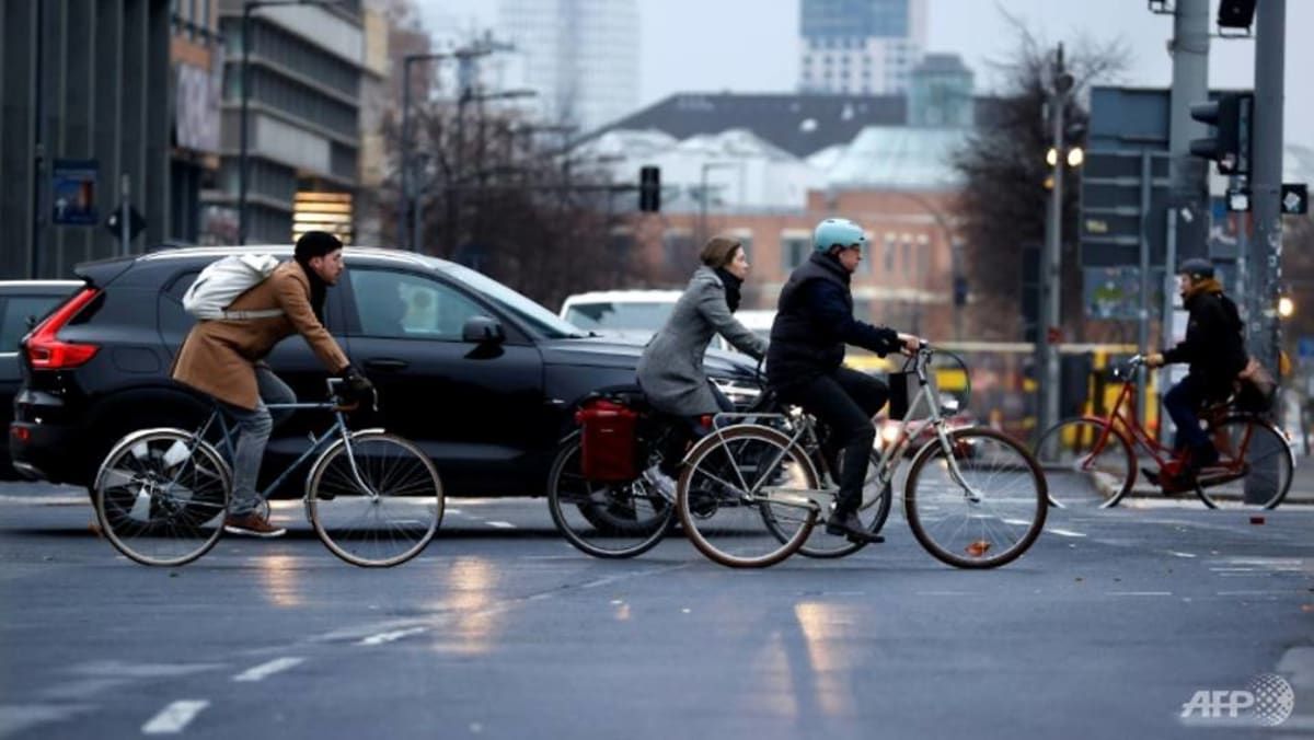 Komentar: Bersepeda 10 kali lebih penting daripada mobil listrik bagi kota-kota untuk mencapai net zero