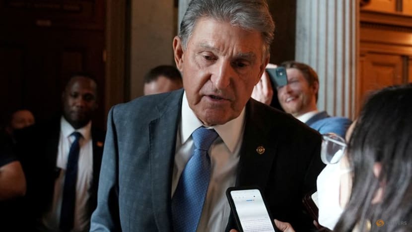 US senator Manchin says Treasury should limit commercial EV tax credit use US senator Manchin says Treasury should limit commercial EV tax credit use