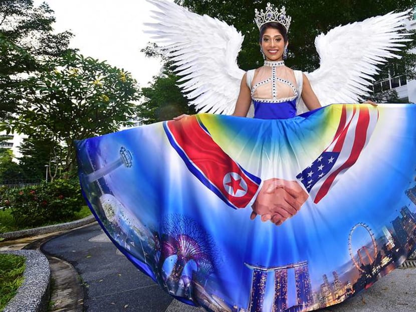 8 things Miss Singapore’s national costume looks like instead of ‘world peace’ 8 things Miss Singapore’s national costume looks like instead of ‘world peace’
