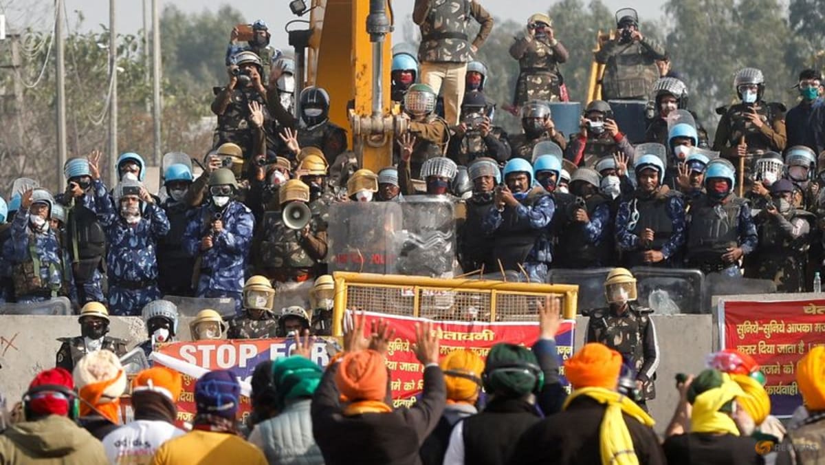 Indian farmers plan to enter New Delhi to intensify protests Indian farmers plan to enter New Delhi to intensify protests