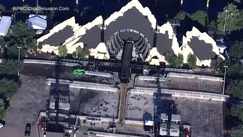 Multiple probes launched into deadly stampede at Houston rap festival Multiple probes launched into deadly stampede at Houston rap festival