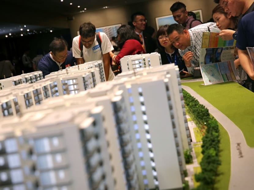 Developed jointly by Sim Lian Group and Sim Lian Holdings, the Treasure condominium at Tampines spans 650,000 sqf and has a 99-year lease starting from Nov 29, 2018. It is expected to be ready for buyers to move in by 2023. Developed jointly by Sim Lian Group and Sim Lian Holdings, the Treasure condominium at Tampines spans 650,000 sqf and has a 99-year lease starting from Nov 29, 2018. It is expected to be ready for buyers to move in by 2023.