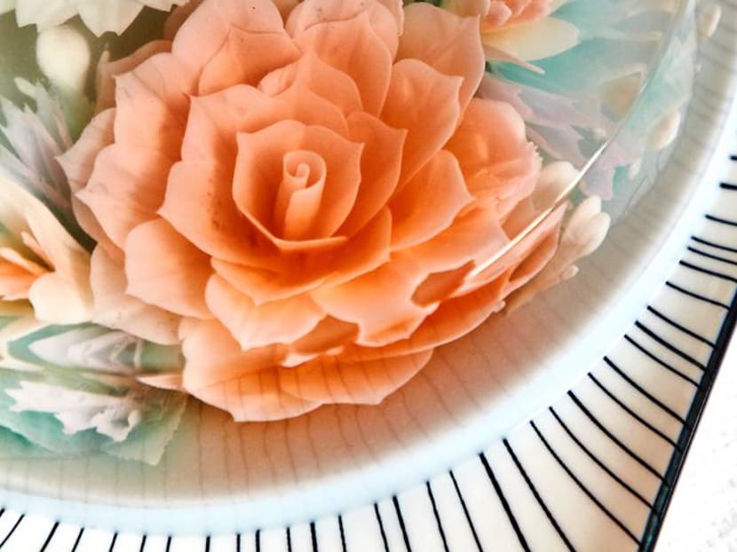 Confectionary Artist Creates 3D Jelly Cakes That Are Blooming on Plates