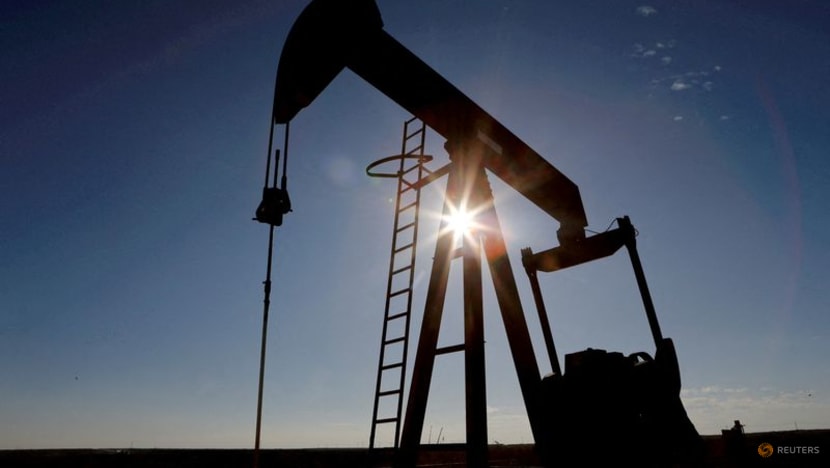 Oil climbs on weaker dollar, China, amid Omicron caution Oil climbs on weaker dollar, China, amid Omicron caution