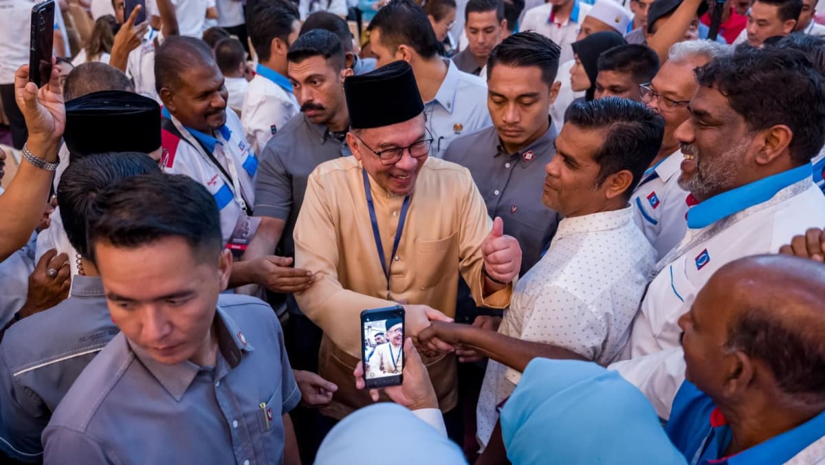评论：为什么马来西亚总理安瓦尔的公正党不谈论继任者 – CNA