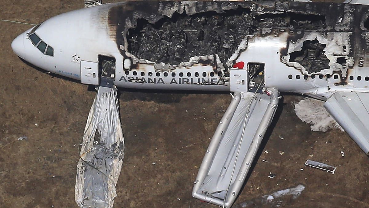 Gallery: Plane with 300 aboard crashes in San Francisco; two dead - TODAY