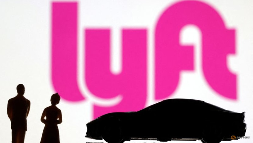 Investors dump Lyft on signs Uber is snatching market share Investors dump Lyft on signs Uber is snatching market share
