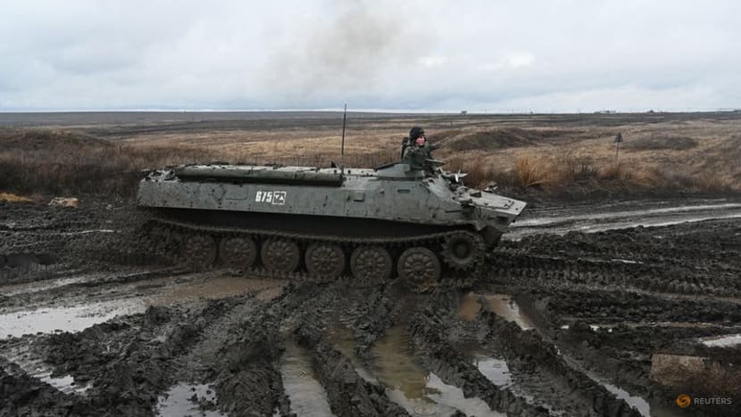 'Keep the defender guessing': Russia's military options on Ukraine 'Keep the defender guessing': Russia's military options on Ukraine