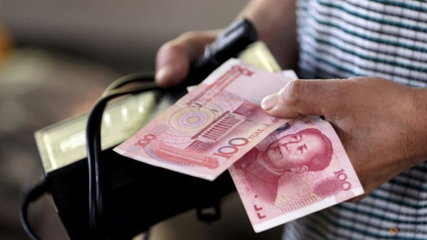 China April new bank loans tumble to 718.8 billion yuan, far below forecasts