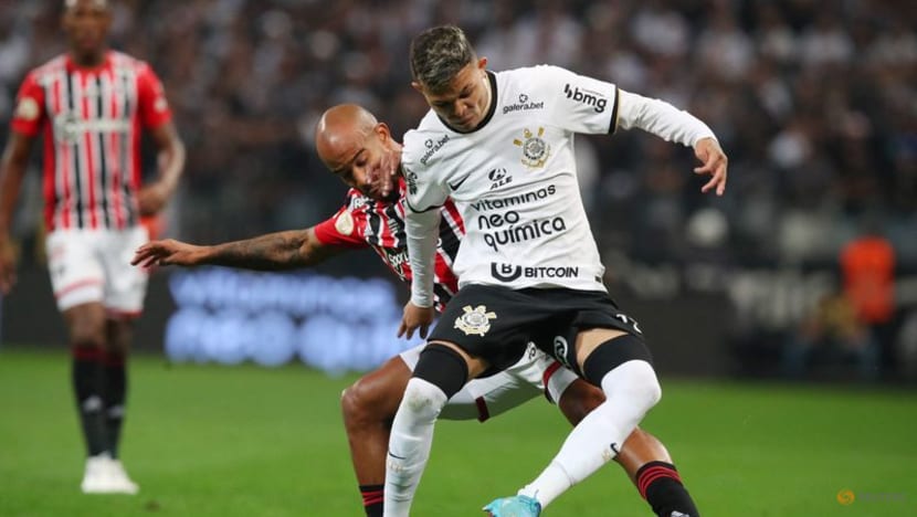 Leaders Corinthians score late to secure point Leaders Corinthians score late to secure point