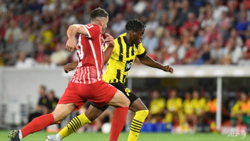 English teen Bynoe-Gittens propels Dortmund to 3-1 comeback win over Freiburg