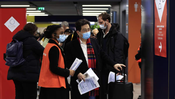 France extends COVID-19 tests for travellers from China