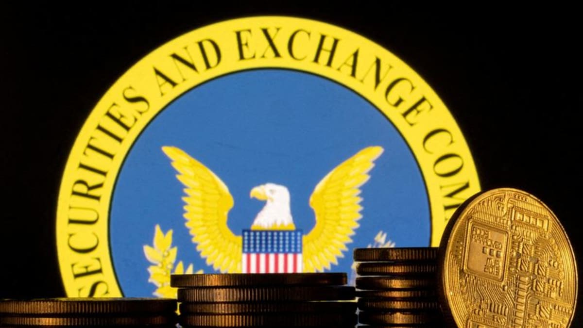 Hedge funds cash in on Grayscale bitcoin ETF conversion – sources