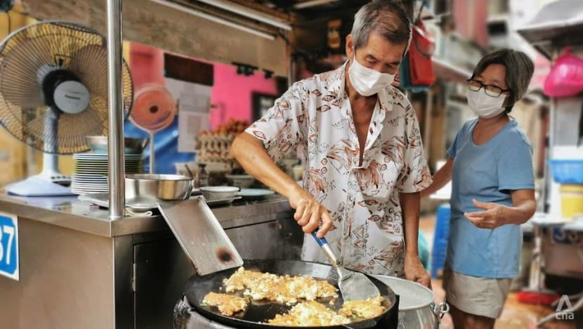 This humble oyster omelette stall in JB is thriving despite COVID-19