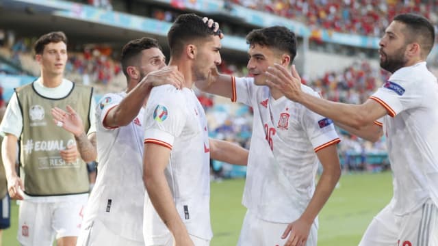 欧锦赛：西班牙五球狂胜斯洛伐克 夺副盟晋级16强
