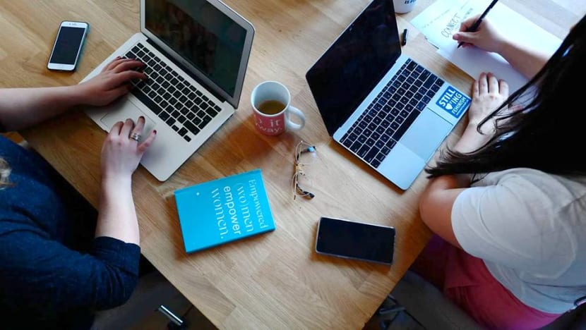 Commentary: Our laptops are facing a slow death Commentary: Our laptops are facing a slow death