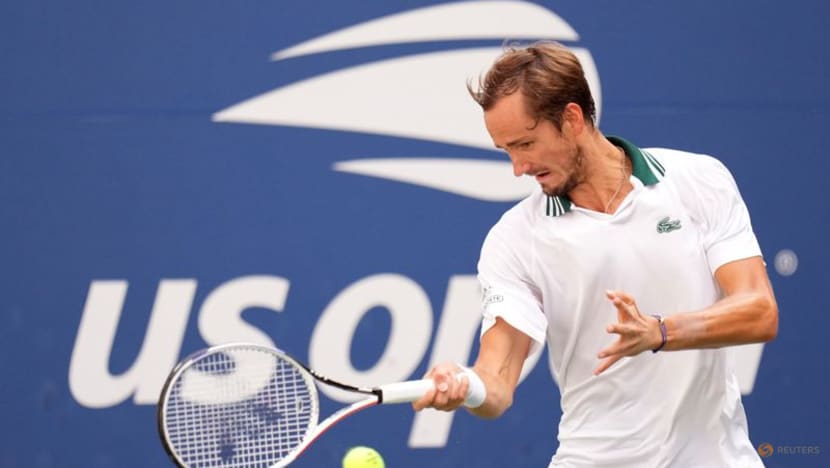 Tennis: Medvedev continues US Open sprint with third-round win Tennis: Medvedev continues US Open sprint with third-round win