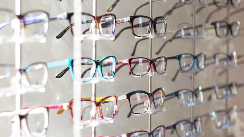 Japanese women fight for right to wear glasses to work Japanese women fight for right to wear glasses to work