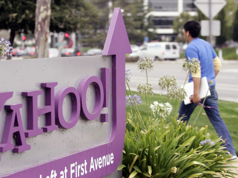 In this July 29, 2009 file photo, a man walks into Yahoo headquarters in Sunnyvale, California. Yahoo will supplant Google's search engine on Firefox's Web broswer in the US. Photo: AP
