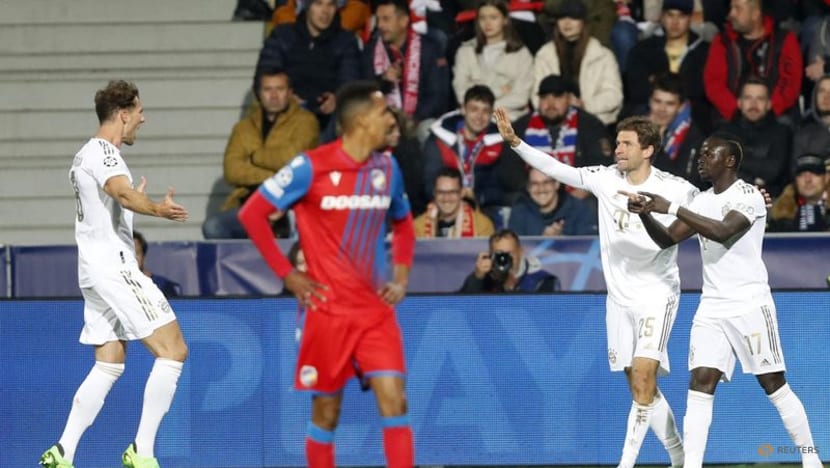 Soccer-Bayern Munich reach Champions League knockouts with 4-2 win over Plzen Soccer-Bayern Munich reach Champions League knockouts with 4-2 win over Plzen