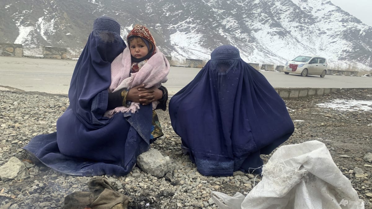 Harsh winter adds to hardship in Afghanistan against backdrop of humanitarian crisis