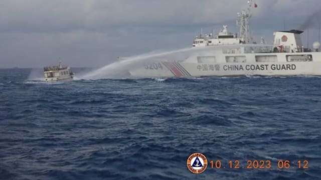 菲传召中国大使 就南中国海船只碰撞事件抗议 