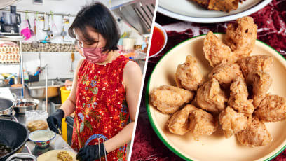 Engineering Grad Sells Hard-To-Find Indonesian Snacks, Indon Embassy Staff Flock To Her Stall