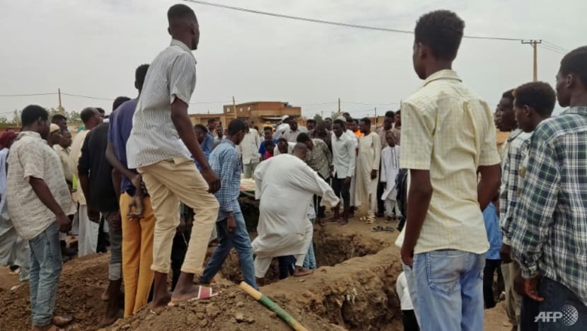 Bodies and burial as Sudan fighting resumes after brief truce