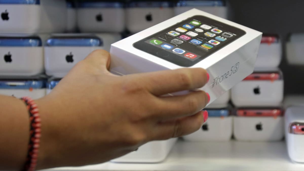 Hackers use Siri to get past iOS 7 lock screen - TODAY