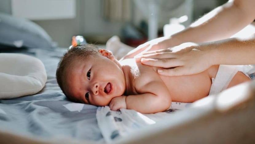 12 bulan pertama kehidupan bayi amat mencabar, ini 9 tip untuk bantu ibu bapa 