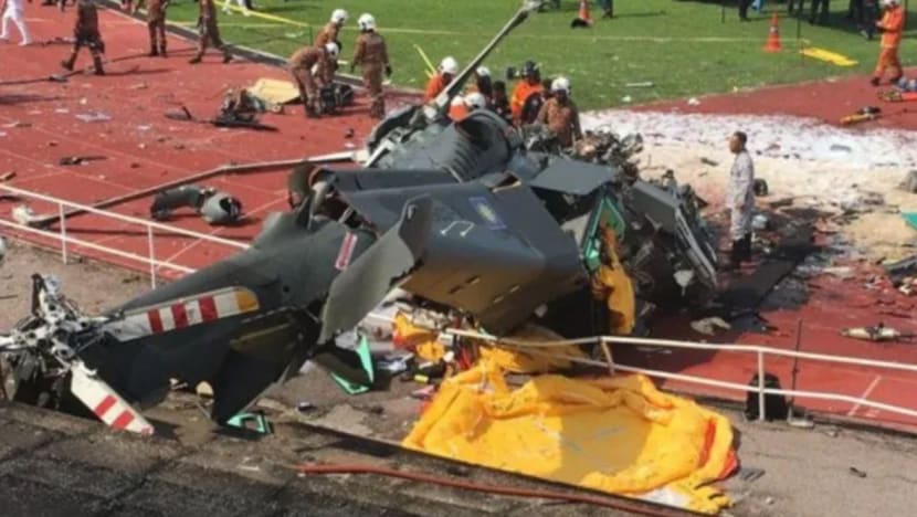10 killed after 2 Malaysian military helicopters collide in mid-air