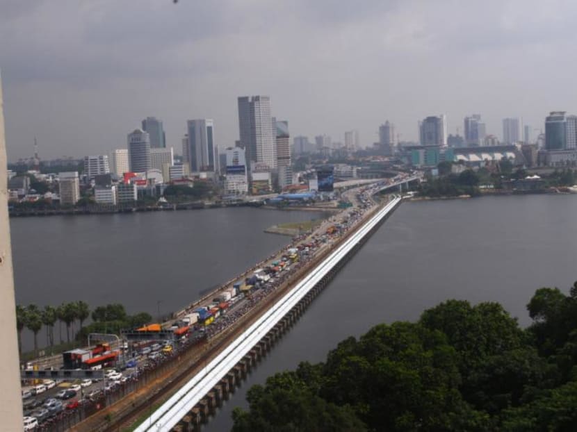 Singapore checkpoint, vehicle traffic at Causeway on July 25, 2014. TODAY file photo