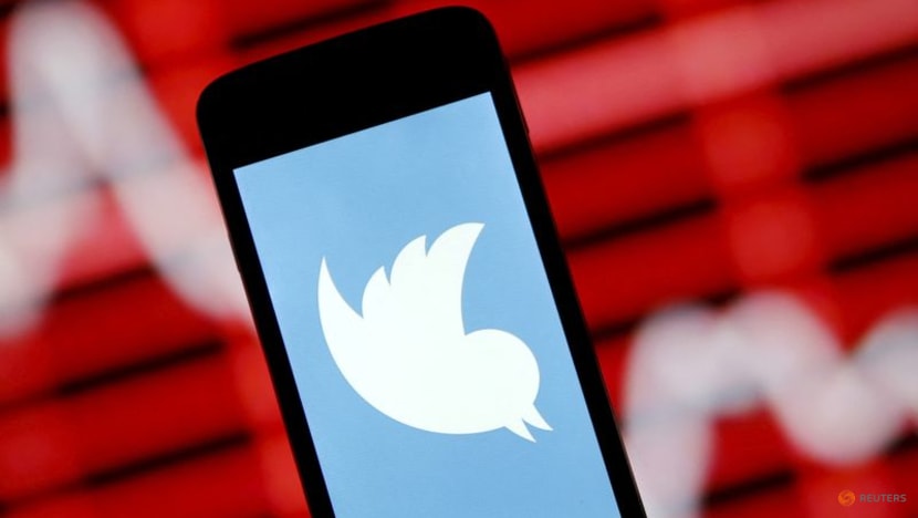Social media stocks slump as Twitter, Snap warn of dire ad spending Social media stocks slump as Twitter, Snap warn of dire ad spending